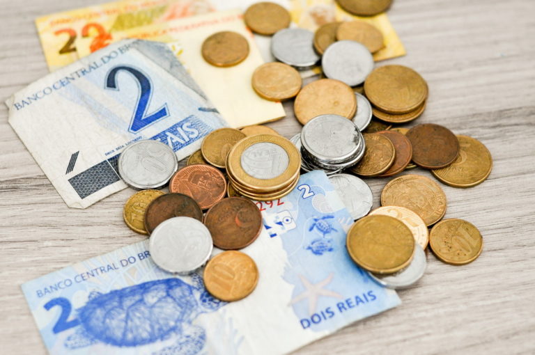 Skuteczne Strategie Oszczędzania na Cele Krótkoterminowe: Realizacja Marzeń Bez Stresu Finansowego