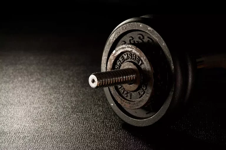 Osiągnij swoje cele fitness dzięki planowi treningu siłowego!